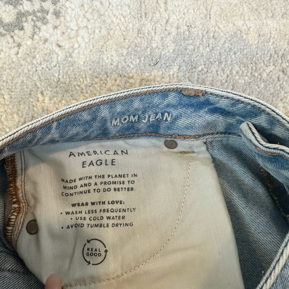 American eagle, mom jeans, size 10 regular, light blue jeans